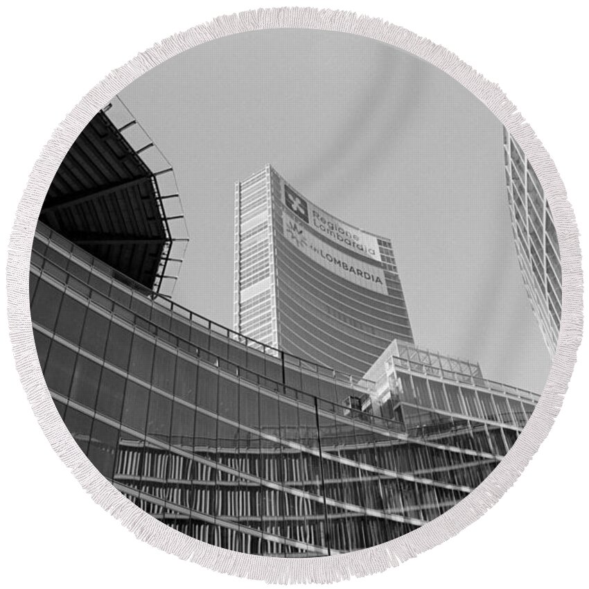 Skyscraper Round Beach Towel featuring the photograph Palazzo Lombardia by Riccardo Mottola