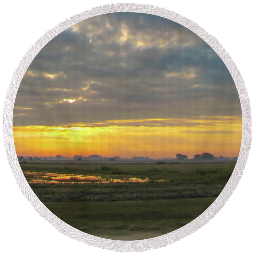 Landscape Round Beach Towel featuring the photograph Prairie sunrise by Barry Bohn