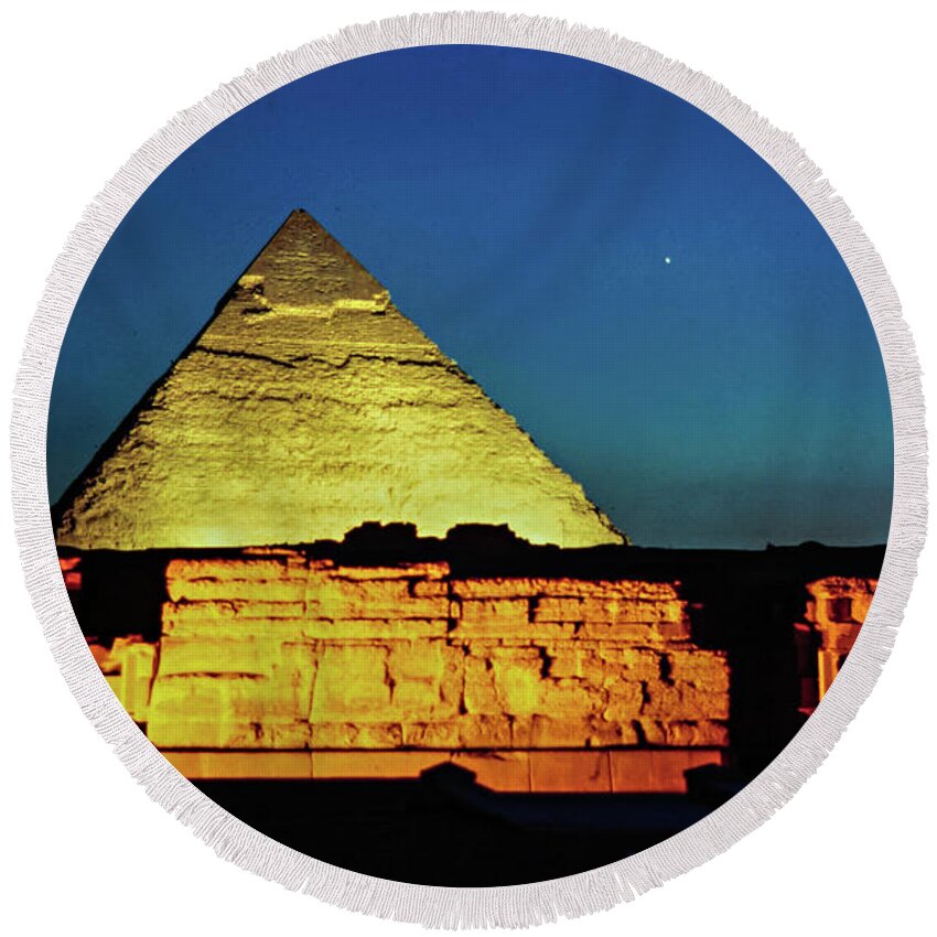 Steve Harrington Round Beach Towel featuring the photograph Pyramids of Giza 2 by Steve Harrington