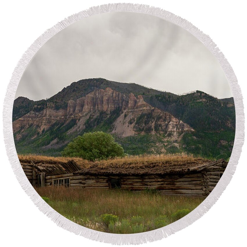 Western Landscape Round Beach Towel featuring the photograph Seen Better Days by Pamela Steege