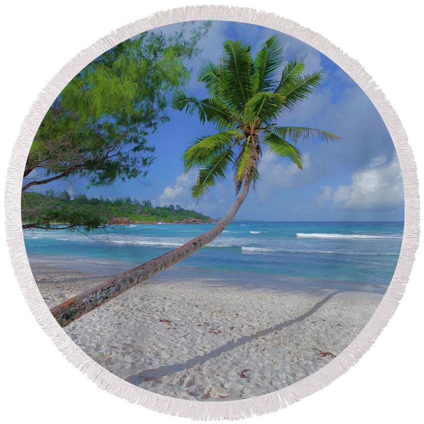 Paradisiac Round Beach Towel featuring the photograph Seychelles beach by Giovanni Allievi