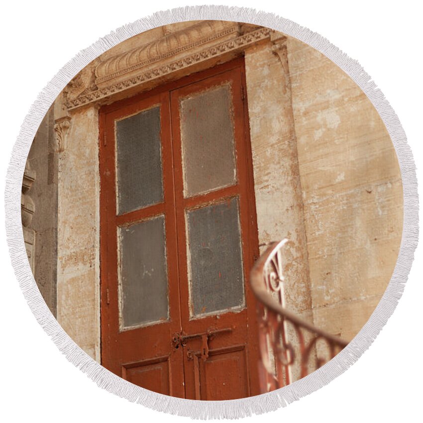 Doorway Round Beach Towel featuring the photograph Shinde Chhatri Door by Fran Riley