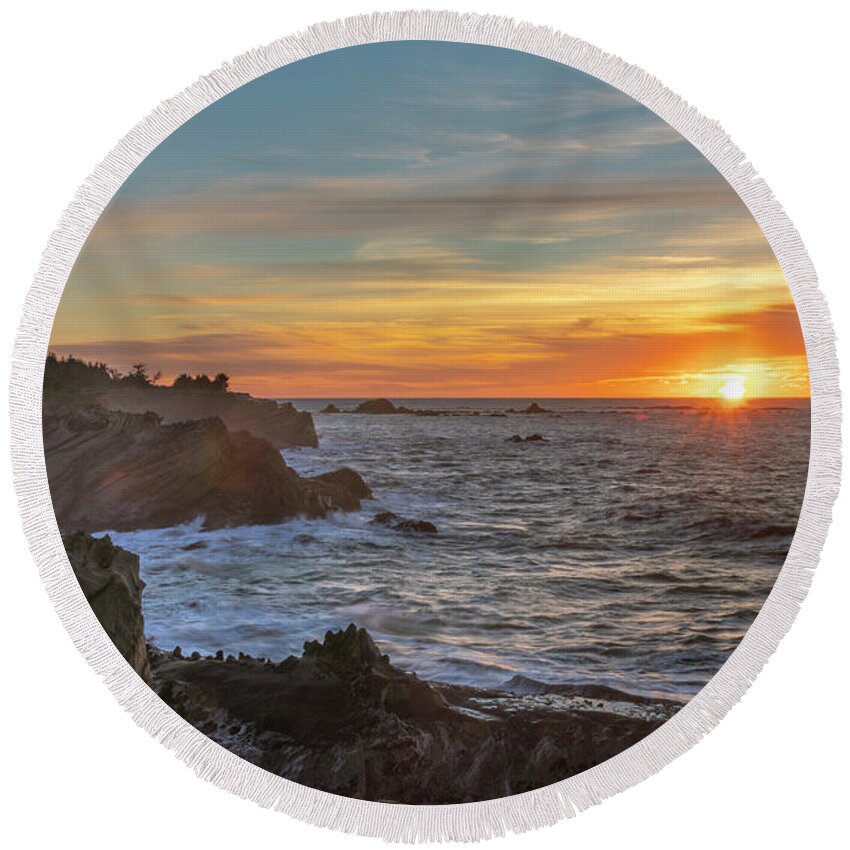 Shore Acres State Park Round Beach Towel featuring the photograph Shore Acres Sunset by Catherine Avilez
