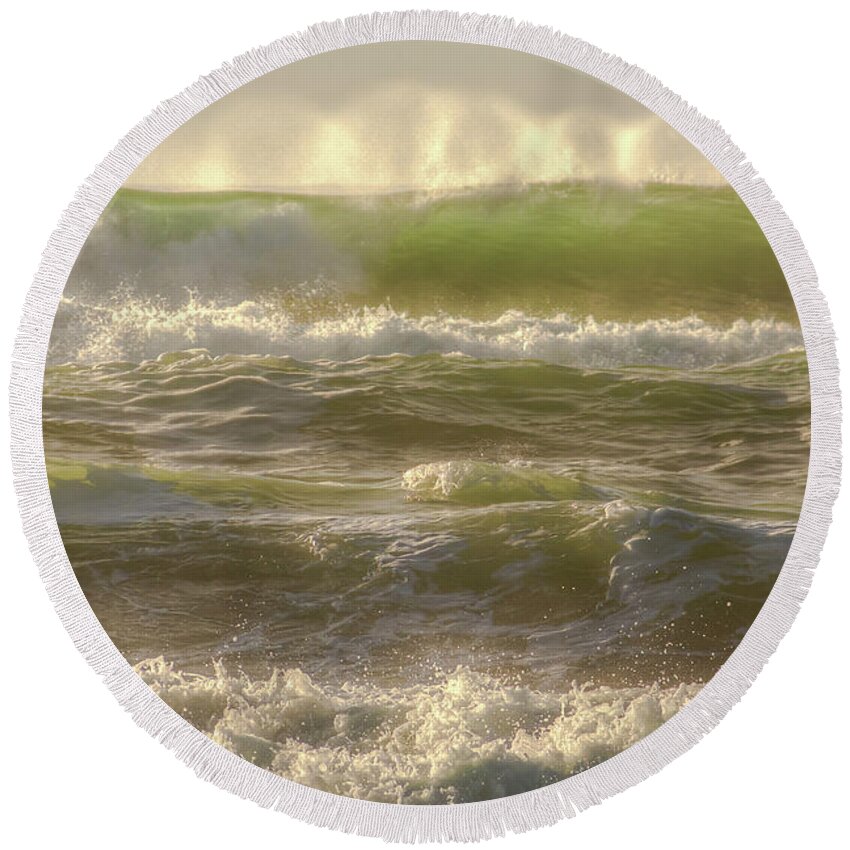 Spindrift Round Beach Towel featuring the photograph Spindrift 01001 by Kristina Rinell