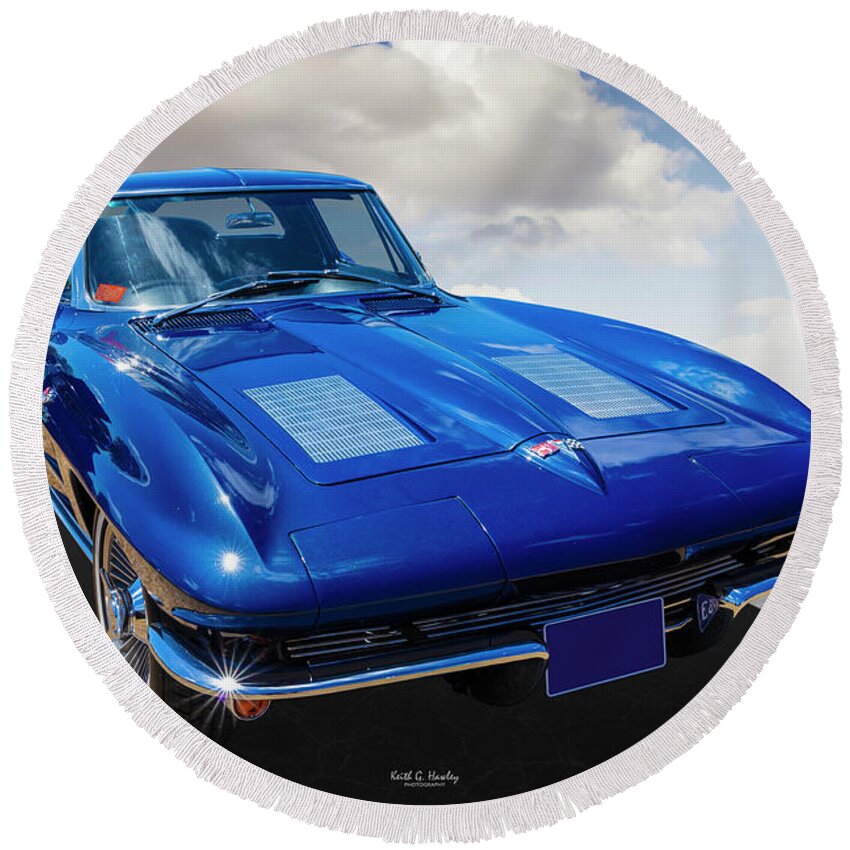Car Round Beach Towel featuring the photograph Split Window Vette by Keith Hawley