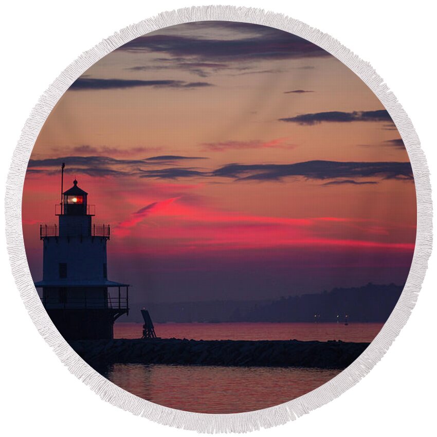 Lighthouse Round Beach Towel featuring the photograph Spring Point Ledge Lighthouse by Diane Diederich