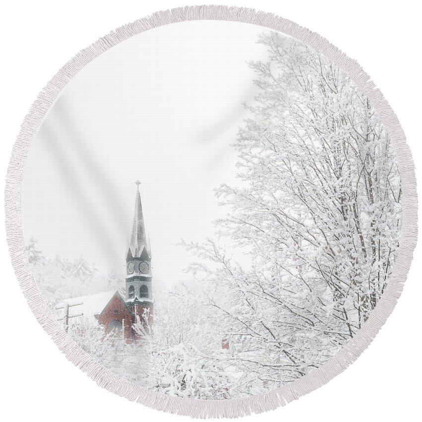 Vermont Round Beach Towel featuring the photograph St Elizabeth Snow by Tim Kirchoff