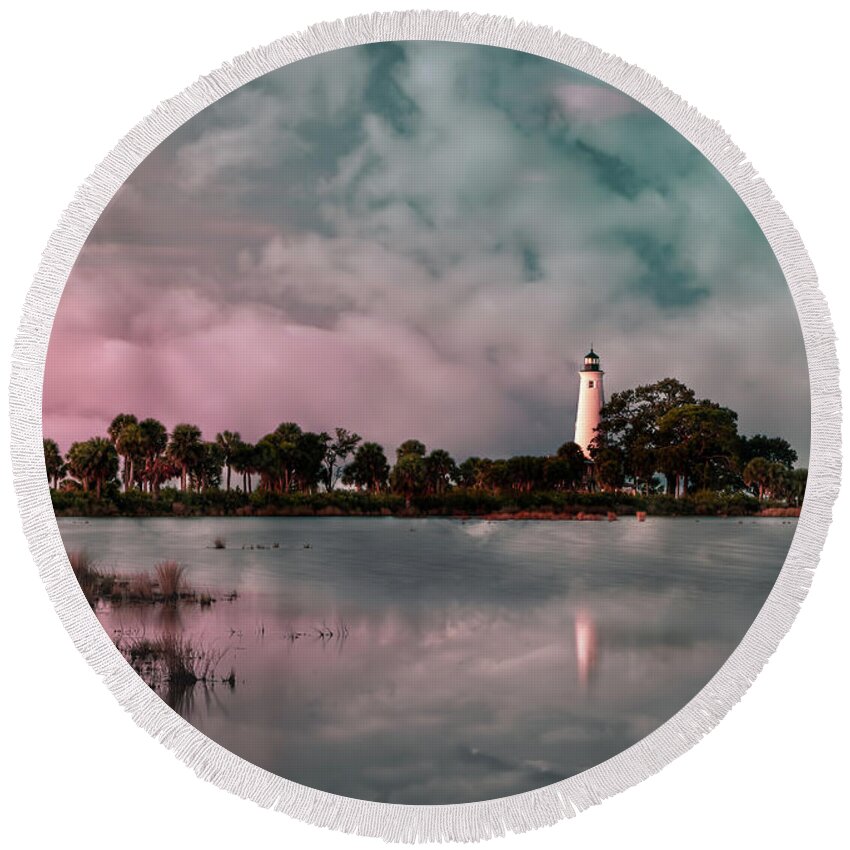Lighthouses Round Beach Towel featuring the photograph Sunrise At The Lighthouse by DB Hayes