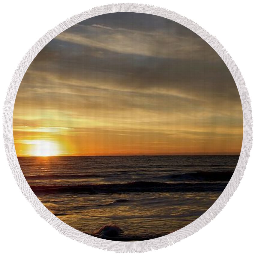 Sunrise Round Beach Towel featuring the photograph Sunrise Over Hilton Head Island No. 0355 by Dennis Schmidt