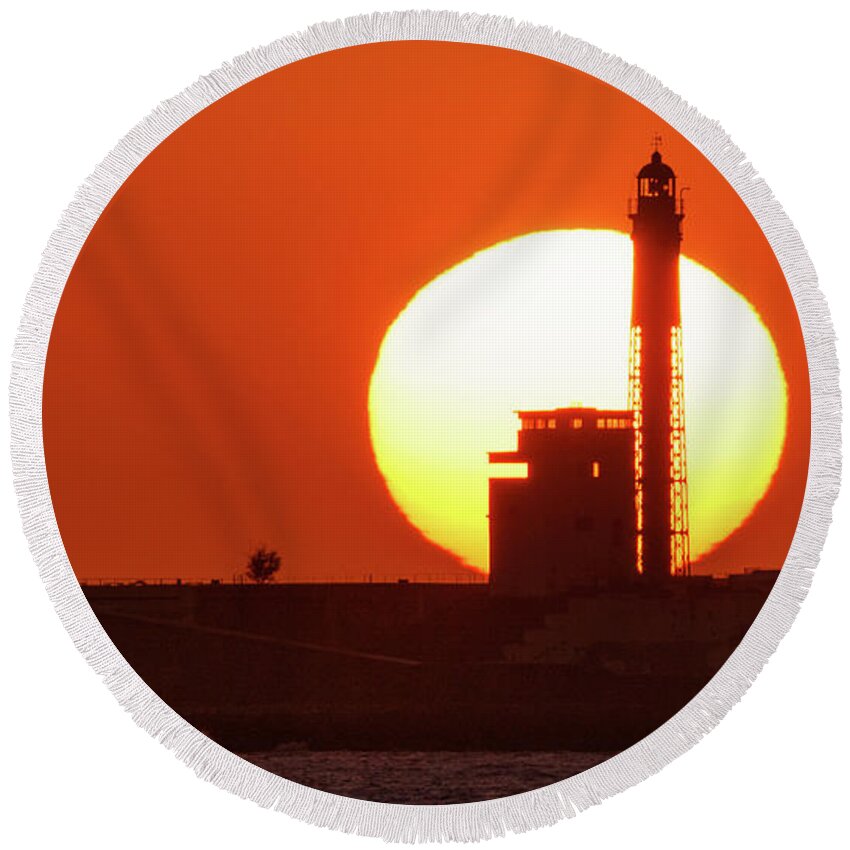 Island Round Beach Towel featuring the photograph Sunset at Saint Sebastian Lighthouse by Pablo Avanzini
