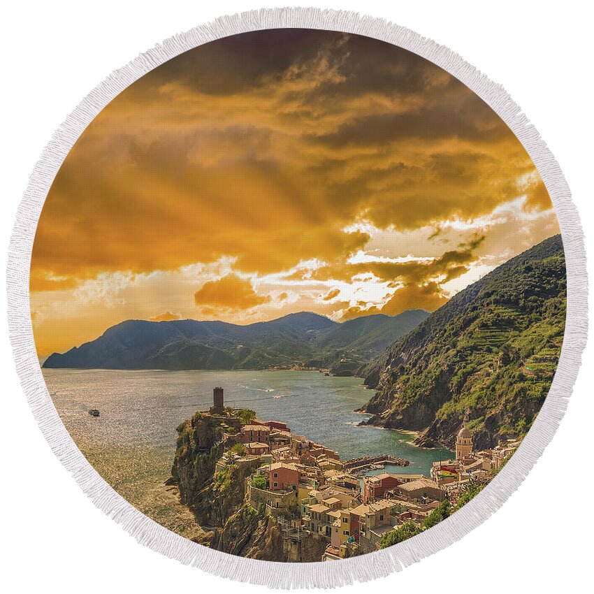 Cinque Round Beach Towel featuring the photograph sunset on Vernazza by Vivida Photo PC