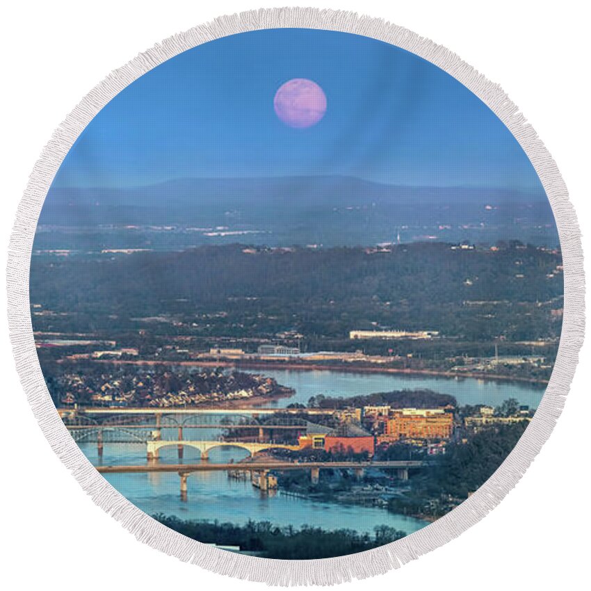 Super Moon Round Beach Towel featuring the photograph Super Moon Over Chattanooga by Steven Llorca
