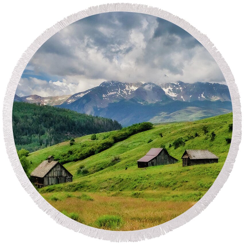 Crystal Lake Round Beach Towel featuring the photograph Telluride Colorado by Robert Bellomy