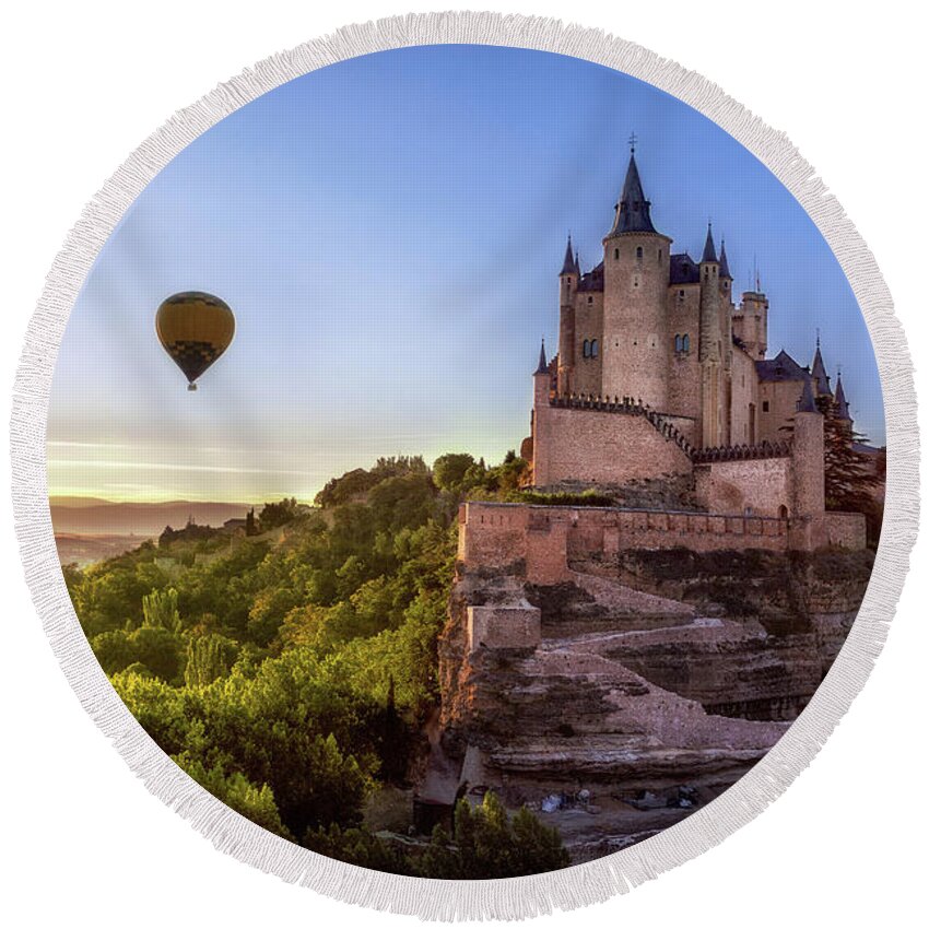Segovia Round Beach Towel featuring the photograph The dream catcher by Jorge Maia