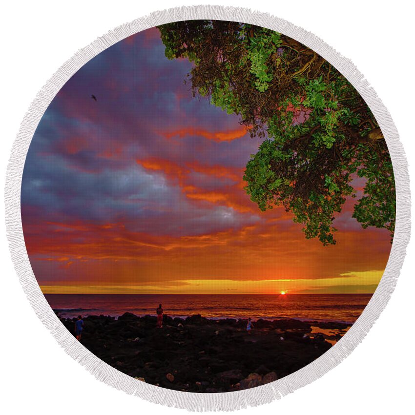 Hawaii Round Beach Towel featuring the photograph Tree Sea and Sun by John Bauer
