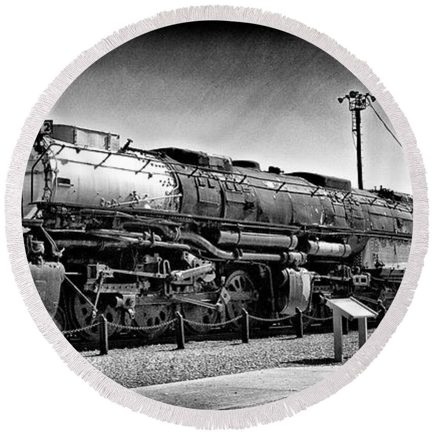 Dir-rr-3239-pb Round Beach Towel featuring the photograph Union Pacific Big Boy in B W by Paul W Faust - Impressions of Light