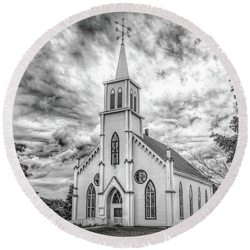United Church Of Canada Round Beach Towel featuring the photograph Picturesque in Malpeque, Black and White by Marcy Wielfaert
