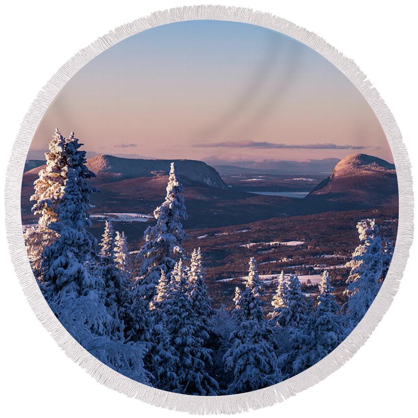Willoughby Round Beach Towel featuring the photograph Willoughby Gap Winter by Tim Kirchoff