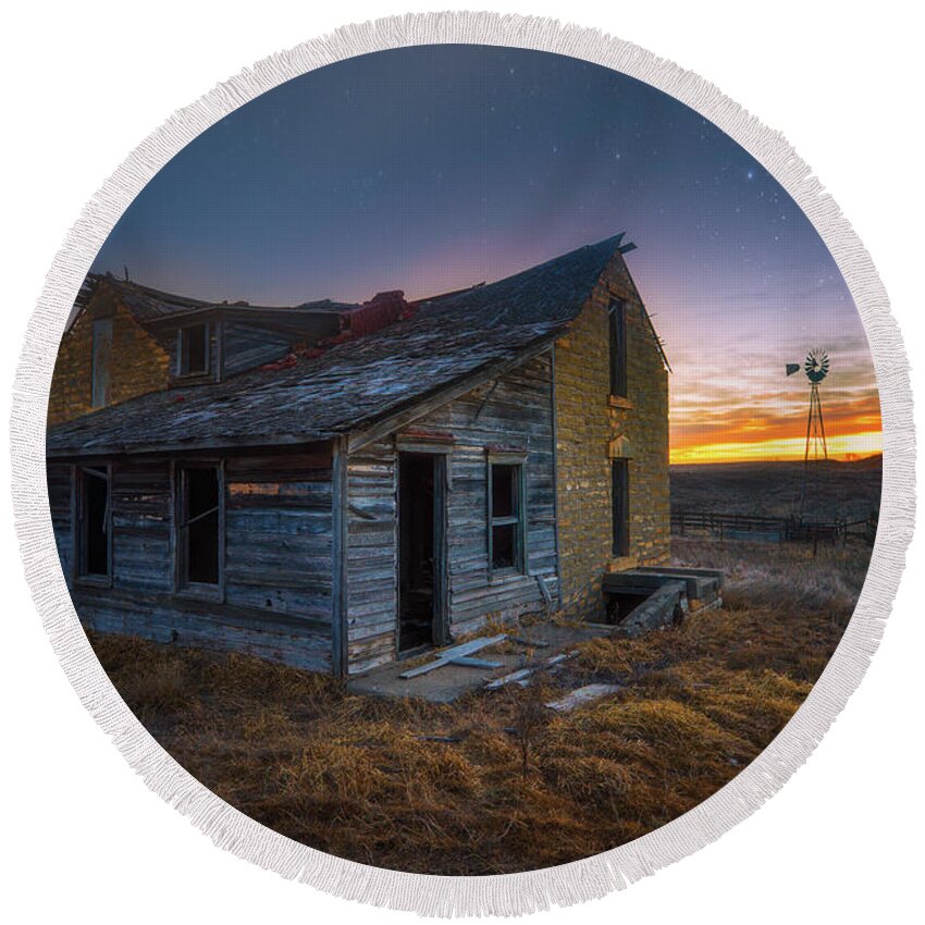 Abandoned Round Beach Towel featuring the photograph Wilson Homestead by Darren White