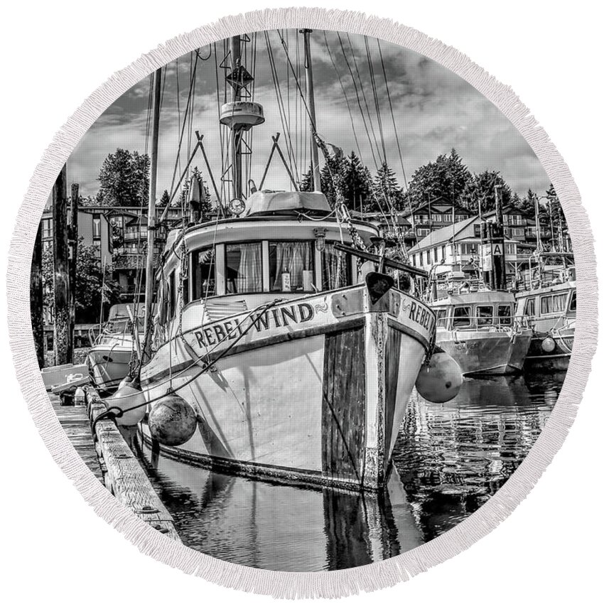 Harbor Round Beach Towel featuring the photograph Docked #2 by Randall Dill