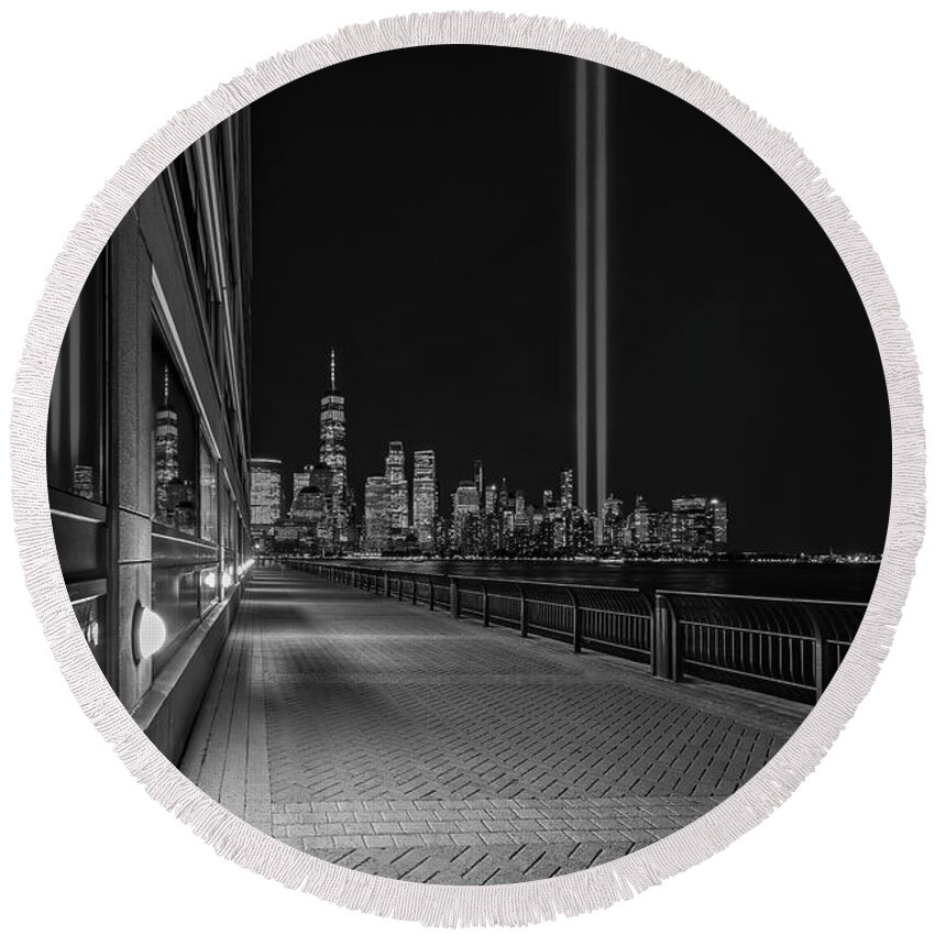 Nyc Skyline Round Beach Towel featuring the photograph NYC Tribute In Light BW #1 by Susan Candelario