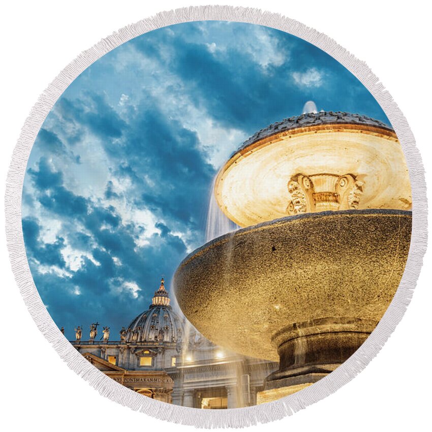 Fountain Round Beach Towel featuring the photograph St. Peter's Square in Rome, Italy #1 by Fabiano Di Paolo