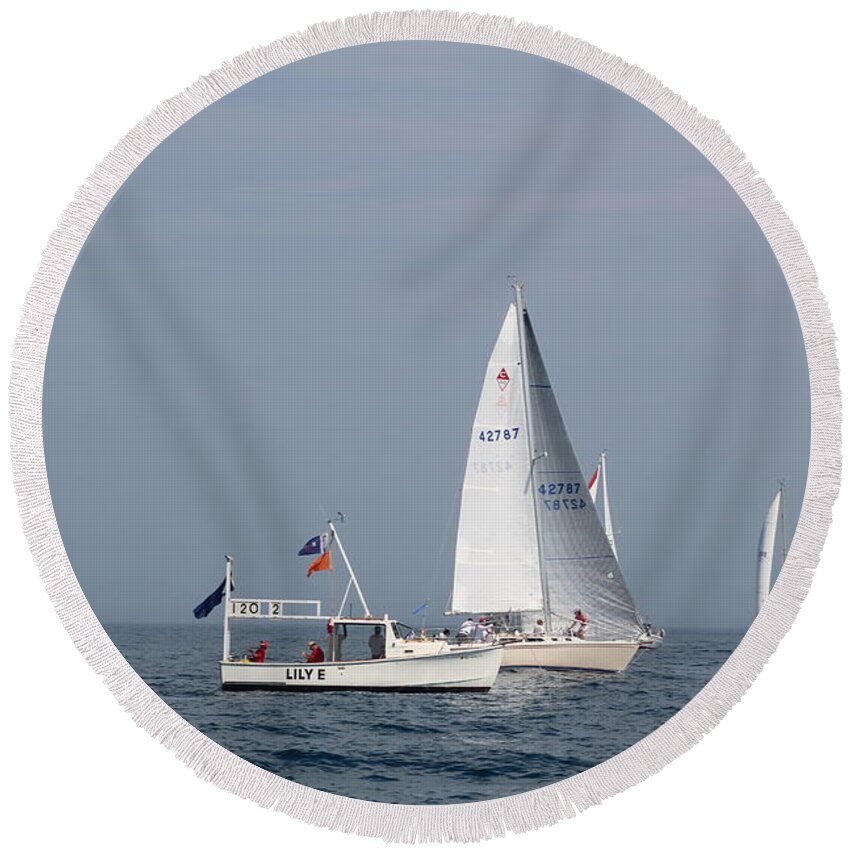  Round Beach Towel featuring the photograph The race #145 by Jean Wolfrum