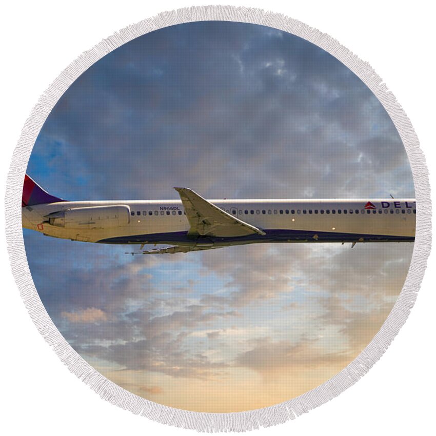 Delta Round Beach Towel featuring the photograph Delta MD88 #1 by Chris Smith