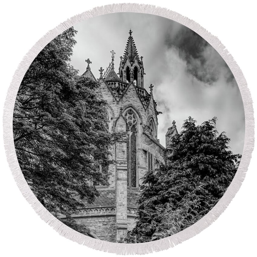 Monochrome Round Beach Towel featuring the photograph Monochrome of The Church of the Holy Name of Jesus on Oxford Road, Manchester, England. #2 by Pics By Tony