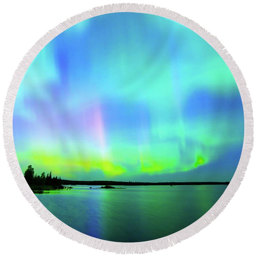 Northern Lights Round Beach Towel featuring the photograph Northern Lights over Boulder Lake #2 by Shixing Wen