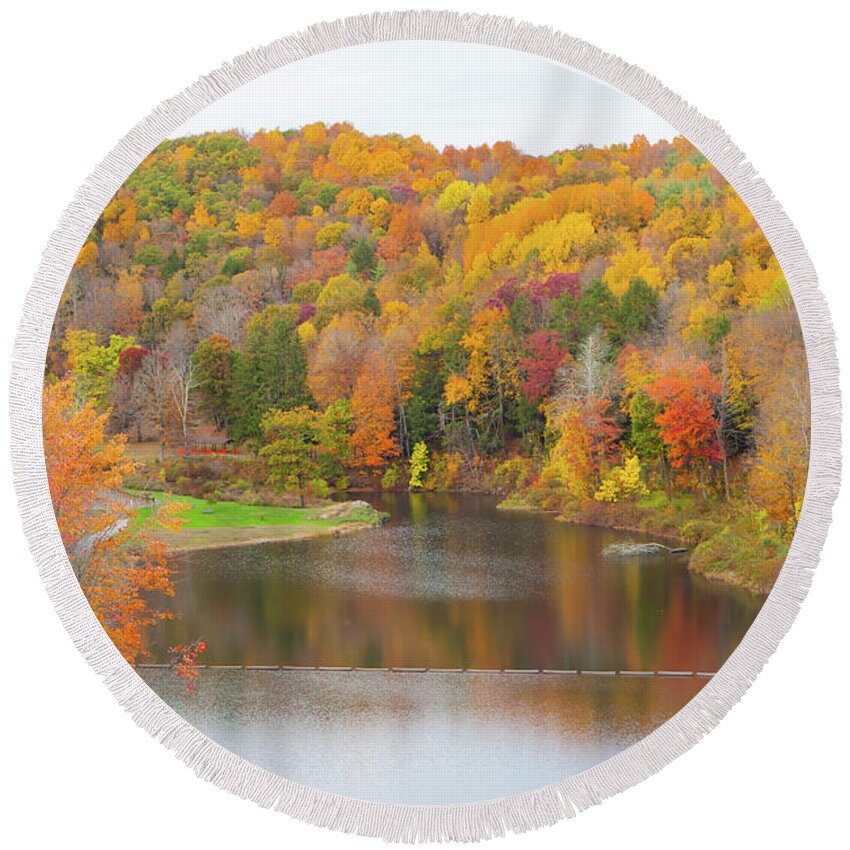 Fall Round Beach Towel featuring the photograph Connecticut Foliage_8196 by Rocco Leone