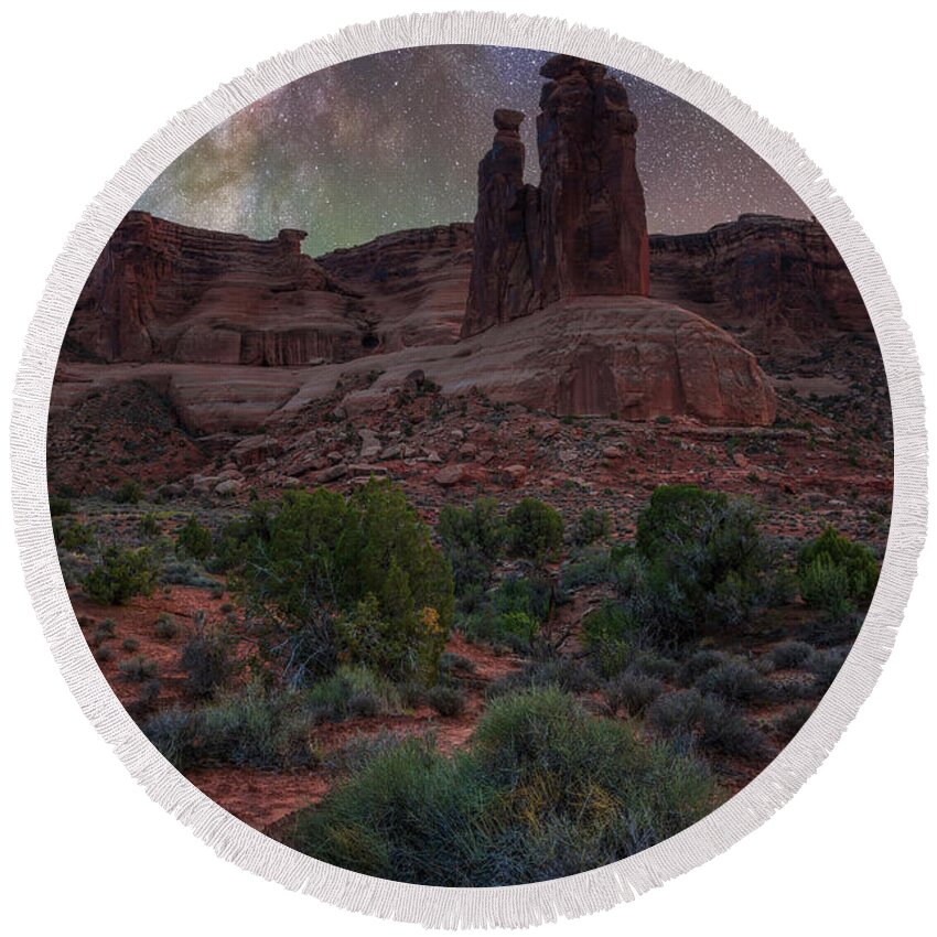 Moab Round Beach Towel featuring the photograph 3 Gossips Under The Heavens by Darren White