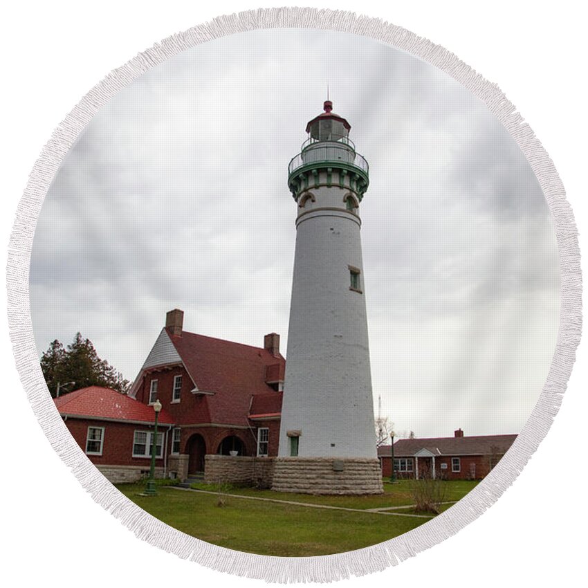 Gulliver Round Beach Towel featuring the photograph Seul Choix Point Lighthouse in Gulliver Michigan #3 by Eldon McGraw