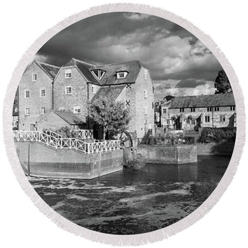 Britain Round Beach Towel featuring the photograph Picturesque Gloucestershire - Tewkesbury #7 by Seeables Visual Arts