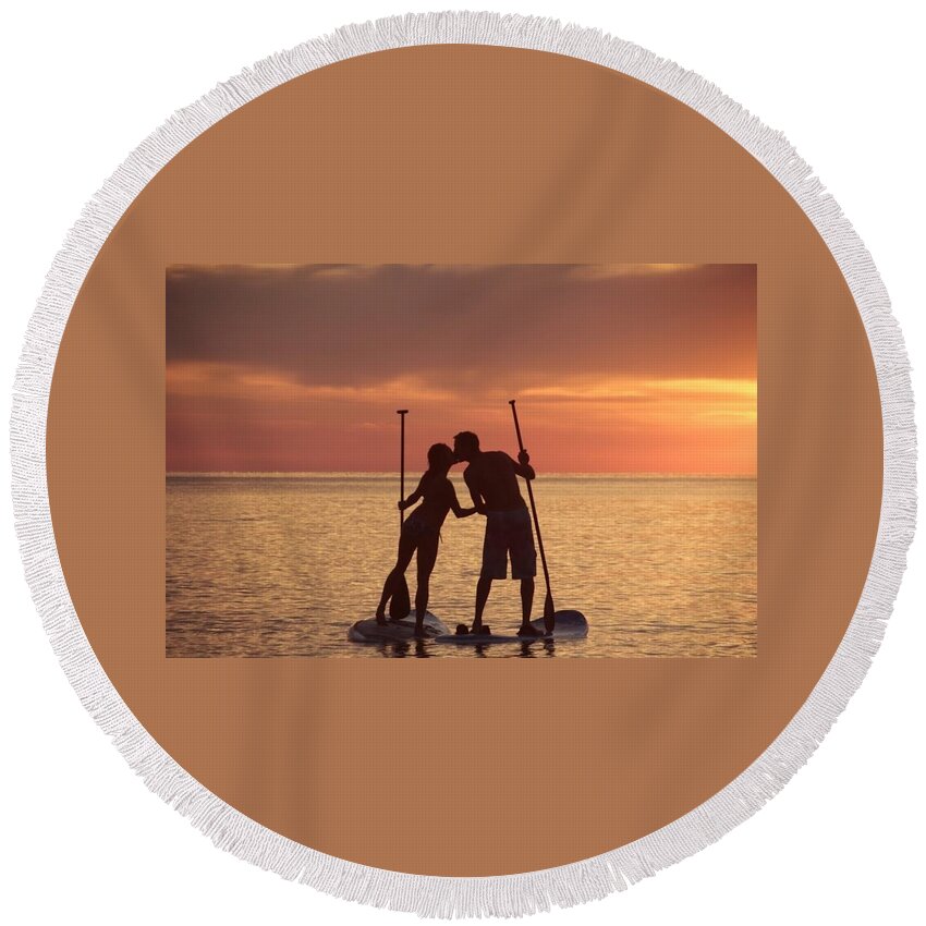 Horizontal Photo Round Beach Towel featuring the photograph A Kiss at Sunset by Valerie Collins