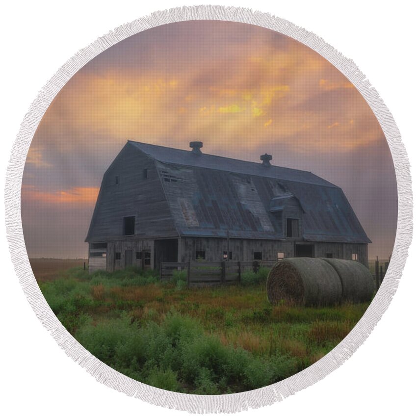 Kansas Round Beach Towel featuring the photograph A New Day In Kansas by Darren White