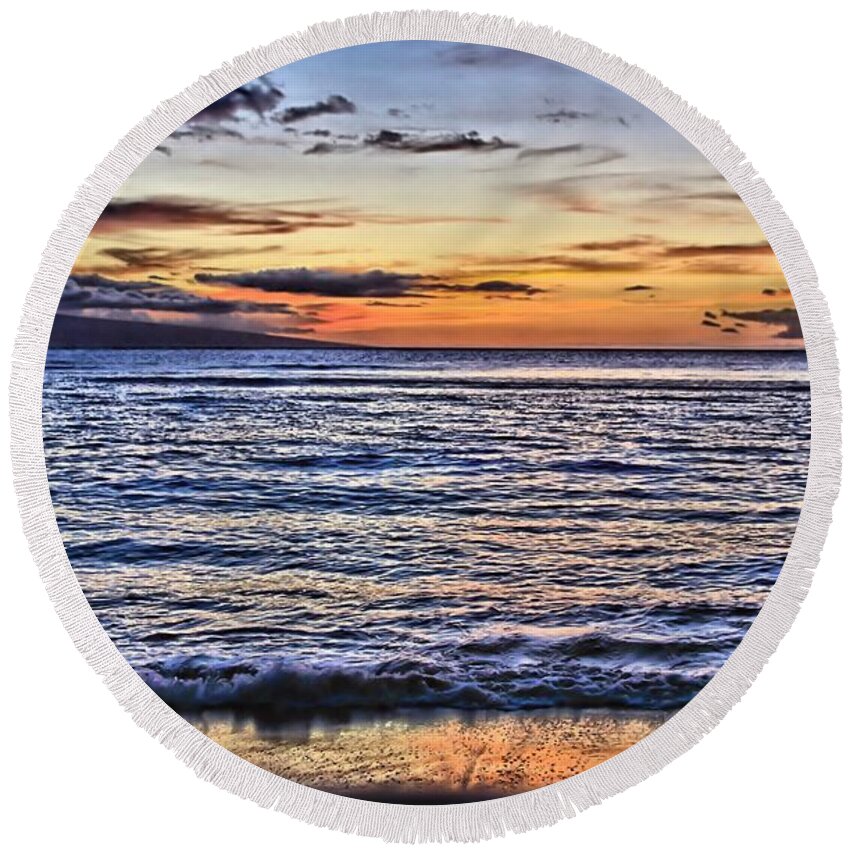 Sunset Round Beach Towel featuring the photograph A Western Maui Sunset by DJ Florek