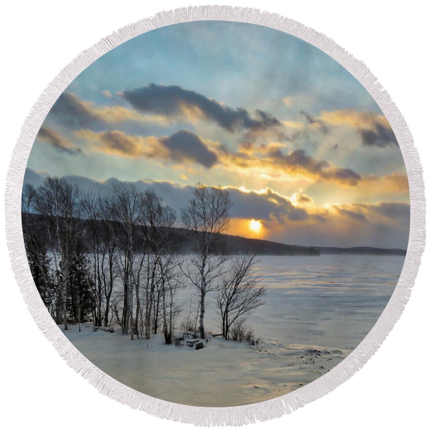 Snow Round Beach Towel featuring the photograph A Winter Sunset by Russel Considine