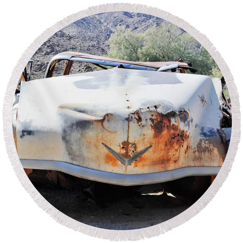 Mojave Round Beach Towel featuring the photograph Abandoned Mojave Auto by Kyle Hanson