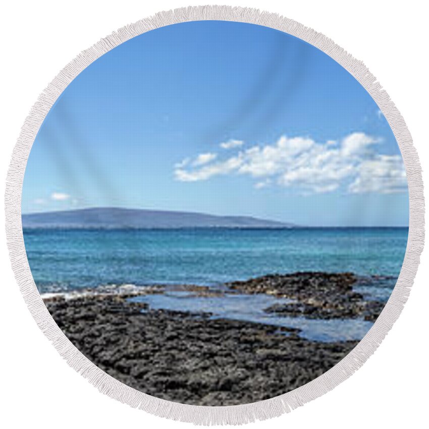 Ahihi Bay Round Beach Towel featuring the photograph Ahihi Bay Maui by Chris Spencer