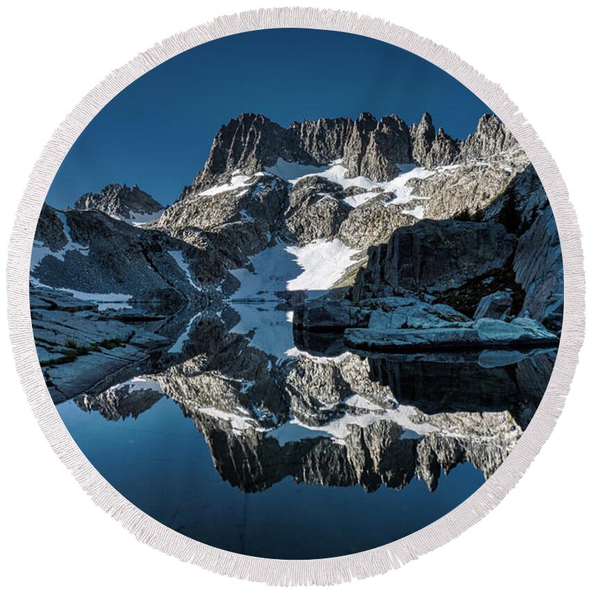 Landscape Round Beach Towel featuring the photograph Alpine Blue Reflection by Romeo Victor