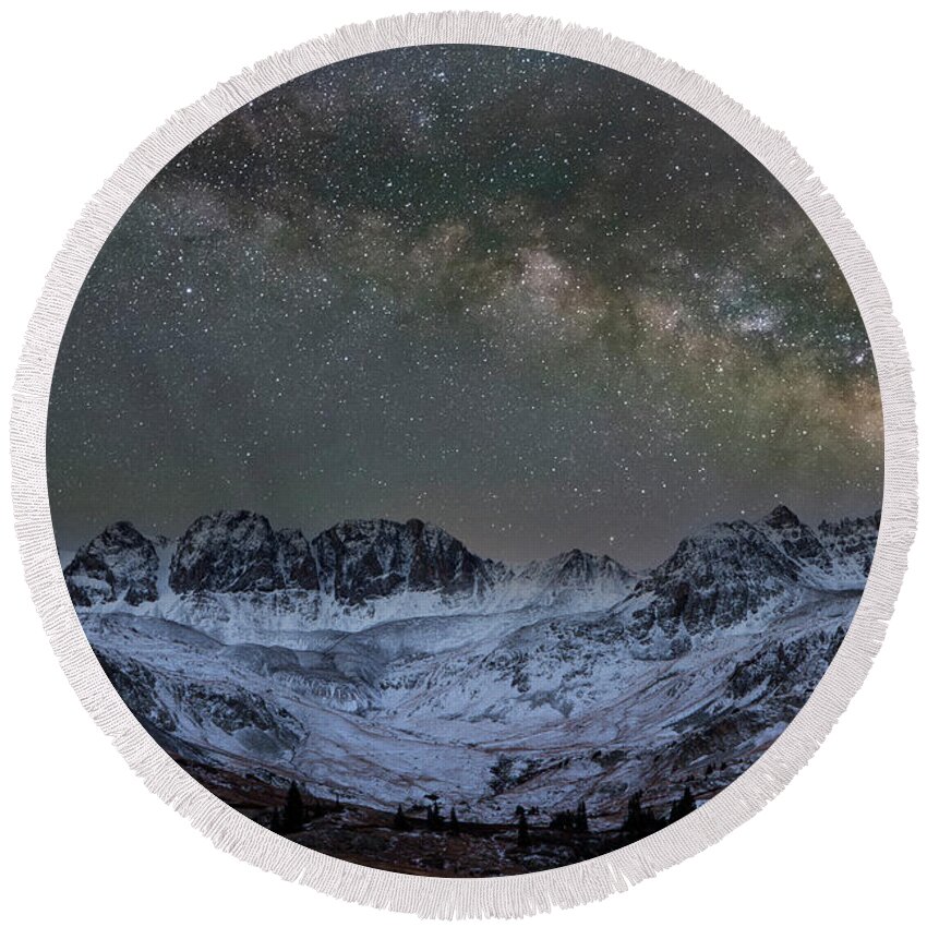 Alpine Loop Round Beach Towel featuring the photograph American Basin under the stars by Keith Kapple