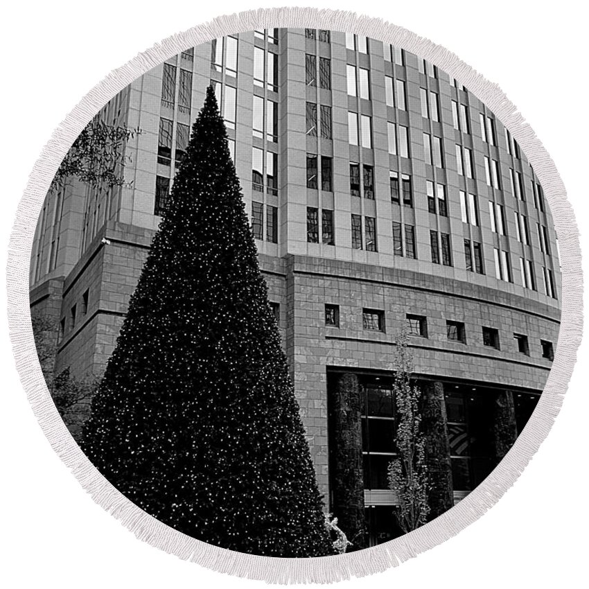Charlotte Round Beach Towel featuring the photograph An Uptown Christmas BW by Lee Darnell
