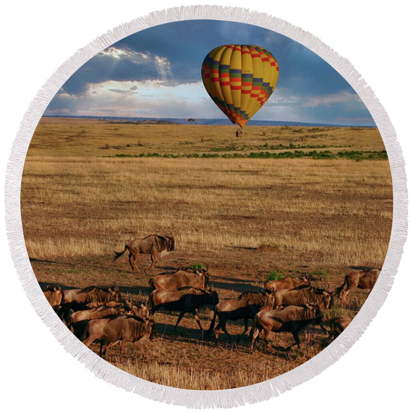 Hot Air Balloon Round Beach Towel featuring the photograph Balloon Over The Great Migration by Gene Taylor