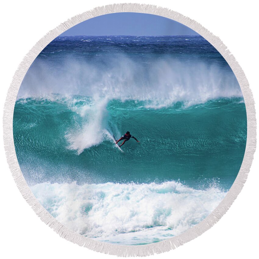 Hawaii Round Beach Towel featuring the photograph Banzai Pipeline 21 by Anthony Jones