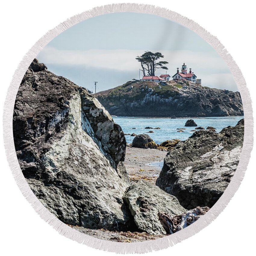 Afternoon Round Beach Towel featuring the photograph Battery Point Lighthouse And Rocks by Al Andersen