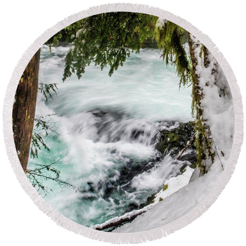 Oregon Landscape Round Beach Towel featuring the photograph Beauty In The Frame by Janie Johnson