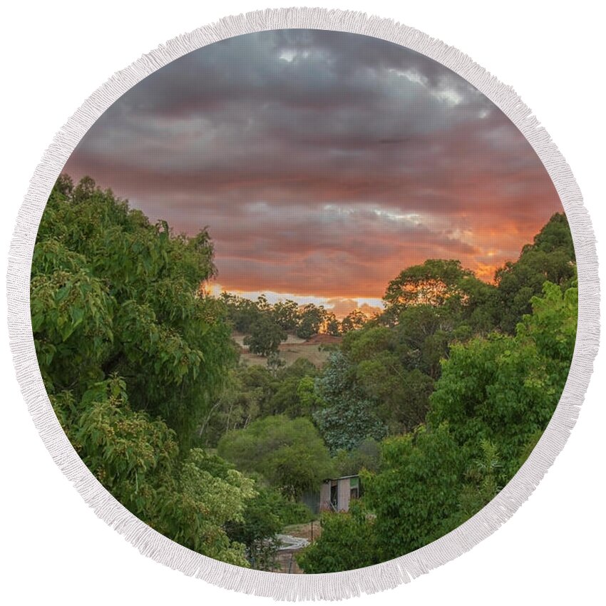 Sunset Round Beach Towel featuring the photograph Between the Tree Tops by Elaine Teague