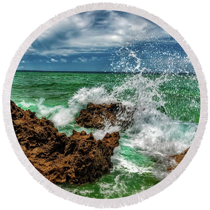 Rocks Round Beach Towel featuring the photograph Blue Meets Green by Christopher Holmes