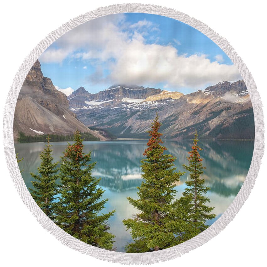 Canadian Rockies Round Beach Towel featuring the photograph Bow Lake by Jonathan Nguyen